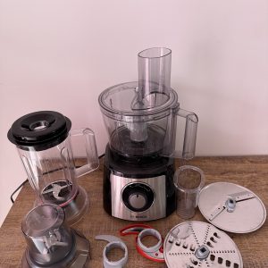 Robot multifonction Bosch + blender + accessoires